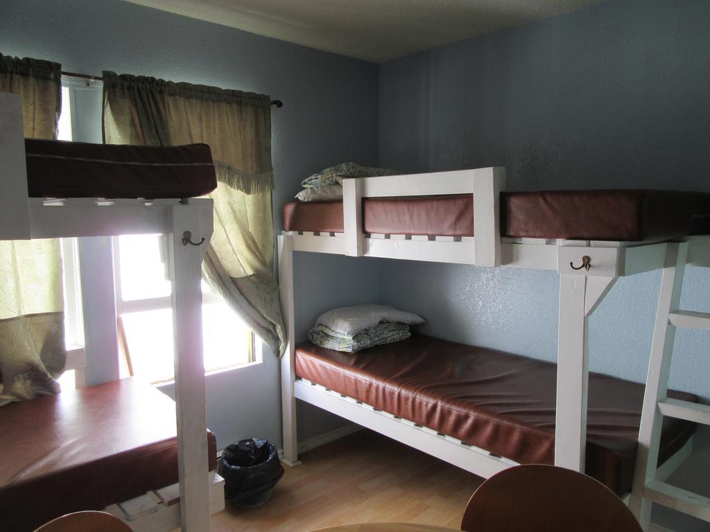 Turtle Hostel Victoria Exteriör bild